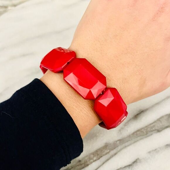 Chunky Acrylic Beaded Bracelet Red Plastic Stretch Statement Colorful - Picture 4 of 5
